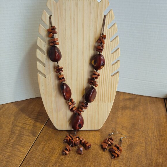 Earth Toned Mixed Material Necklace - Picture 1 of 10